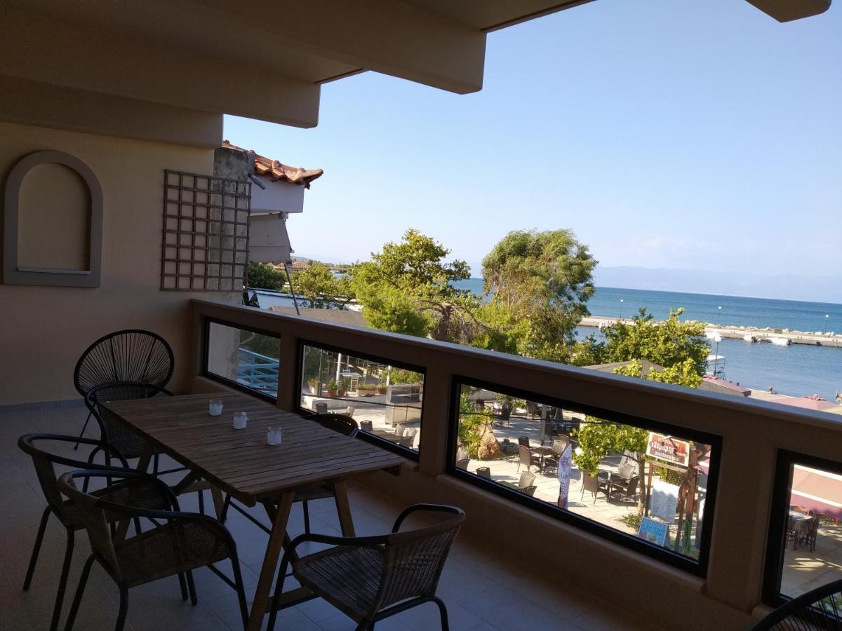 Thea, Agios Andreas Apartment Nea Koroni Bagian luar foto